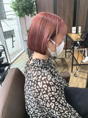 ベージュ ピンクベージュ 切りっぱなしボブ