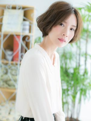 オリーブベージュの小顔ひし形ショ-ト♪