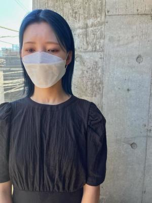 ブルーカラー　ネイビーカラー　ウルフカット　ミニボブ