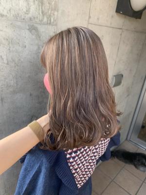 ハイライト　インナーカラー　イヤリングカラー