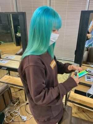 ネイビーカラー　ブルーカラー　ボブ　ウルフカット