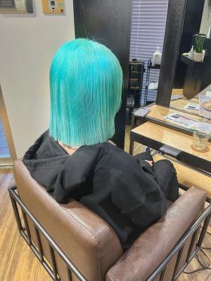 ネイビーカラー　ブルーカラー　ボブ　ウルフカット