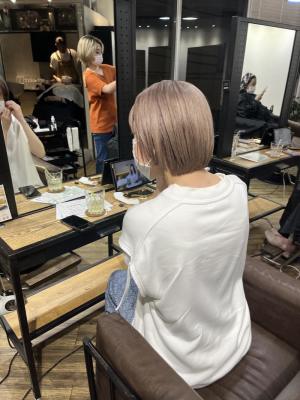 グレージュ　ミルクティーベージュ　ハイトーン