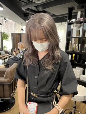 グレージュ　ミルクティーベージュ　ハイトーン