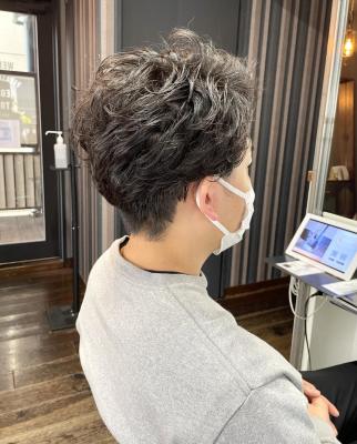 メンズ・刈り上げ浅めツーブロックニュアンスパーマ