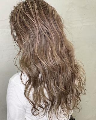 ハイライト　インナーカラー　デザインカラー　ホワイトベージュ