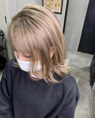 ハイライト　インナーカラー　デザインカラー　ホワイトベージュ