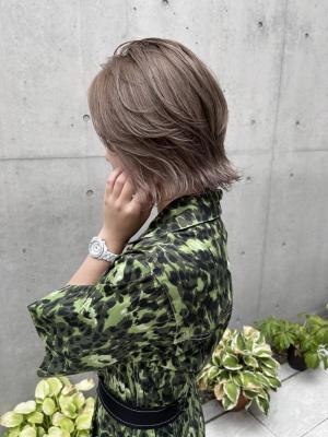 ハイライト　インナーカラー　デザインカラー　ホワイトベージュ