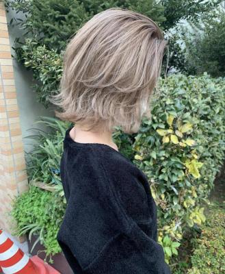 ハイライト　インナーカラー　デザインカラー　ホワイトベージュ