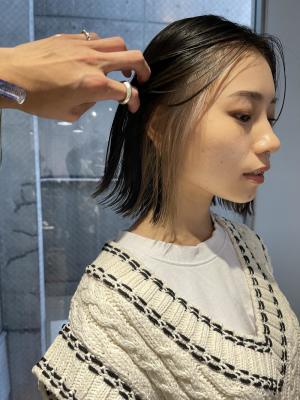 ホワイトベージュ　ハイライト　デザインカラー　ケアブリーチ