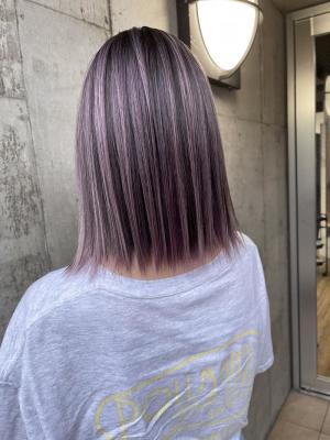 ホワイトベージュ　ハイライト　デザインカラー　ケアブリーチ