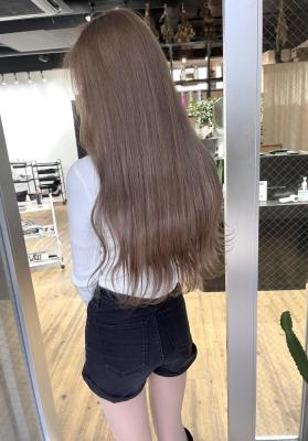 ホワイトベージュ　ハイライト　デザインカラー　ケアブリーチ