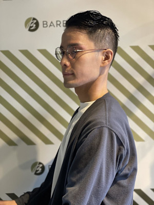 大人のサイドパートスタイル【BARBER-BAR】