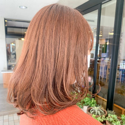ベージュ