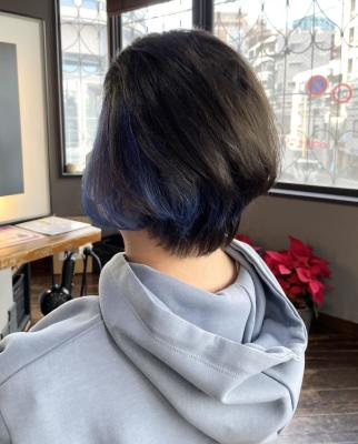 インナーカラーブルー・メンズマッシュショート