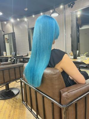 ネオンカラー　ターコイズブルー　ディープブルー　ボブウルフ