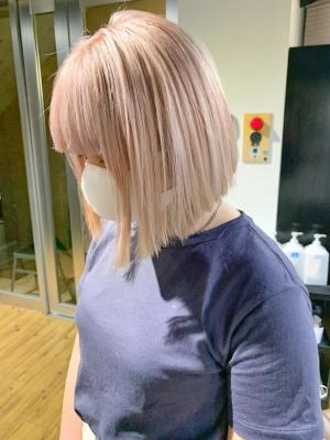 ボブウルフ　ブルージュ　シアーグレージュ　センター分けボブ