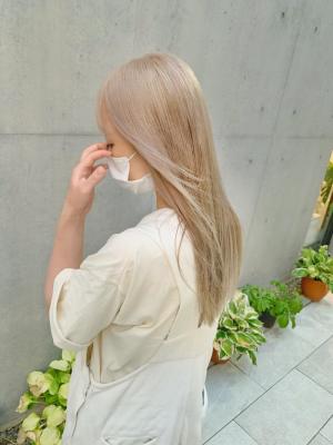 ボブウルフ　ブルージュ　シアーグレージュ　センター分けボブ