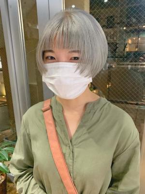 ボブウルフ　ブルージュ　シアーグレージュ　センター分けボブ