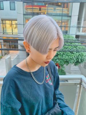 ボブウルフ　ブルージュ　シアーグレージュ　センター分けボブ