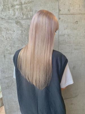 ボブウルフ　ブルージュ　シアーグレージュ　センター分けボブ