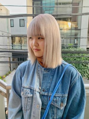 ボブウルフ　ブルージュ　シアーグレージュ　センター分けボブ