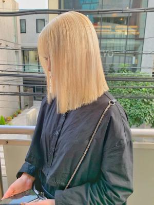 ボブウルフ　ブルージュ　シアーグレージュ　センター分けボブ