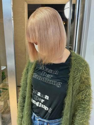 ボブウルフ　ブルージュ　シアーグレージュ　センター分けボブ