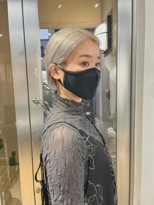 ボブウルフ　ブルージュ　シアーグレージュ　センター分けボブ