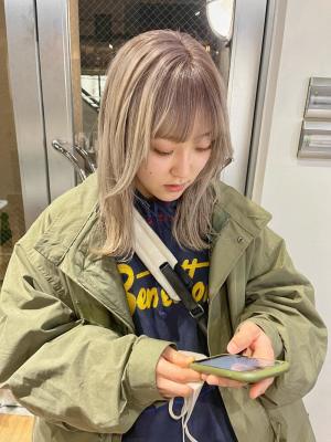 ボブウルフ　ブルージュ　シアーグレージュ　センター分けボブ