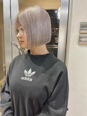 ボブウルフ　ブルージュ　シアーグレージュ　センター分けボブ