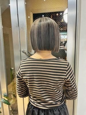 ボブウルフ　ブルージュ　シアーグレージュ　センター分けボブ