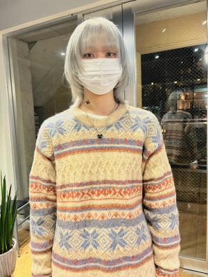 ボブウルフ　ブルージュ　シアーグレージュ　センター分けボブ