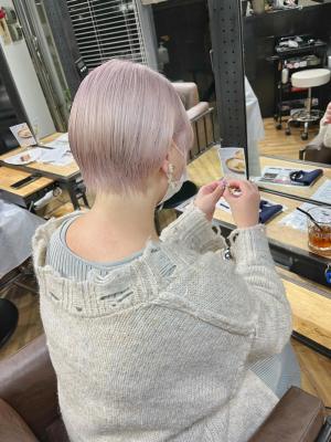 ボブウルフ　ブルージュ　シアーグレージュ　センター分けボブ