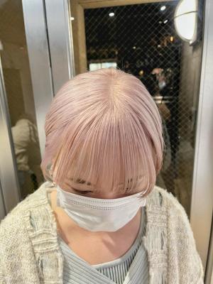 ボブウルフ　ブルージュ　シアーグレージュ　センター分けボブ