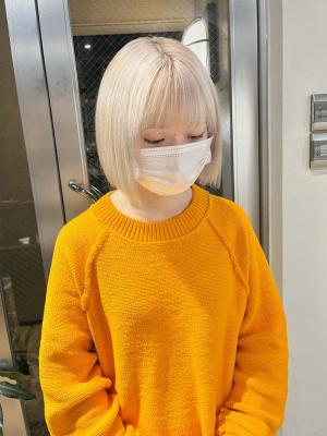 ボブウルフ　ブルージュ　シアーグレージュ　センター分けボブ