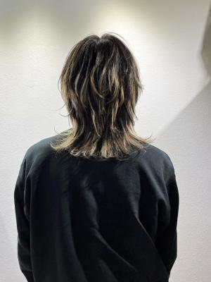 ボブウルフ　ブルージュ　シアーグレージュ　センター分けボブ