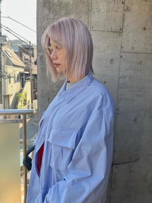 ボブウルフ　ブルージュ　シアーグレージュ　センター分けボブ