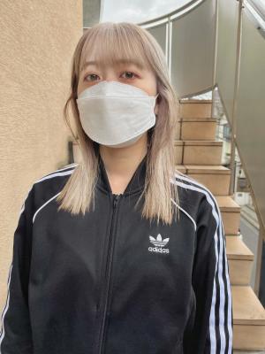 ボブウルフ　ブルージュ　シアーグレージュ　センター分けボブ