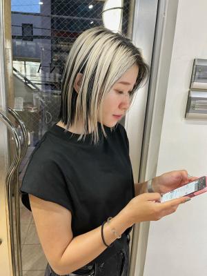 ボブウルフ　ブルージュ　シアーグレージュ　センター分けボブ