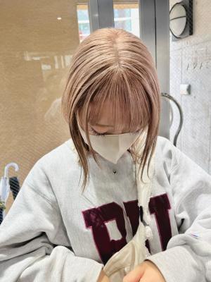 ボブウルフ　ブルージュ　シアーグレージュ　センター分けボブ