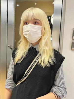 ボブウルフ　ブルージュ　シアーグレージュ　センター分けボブ