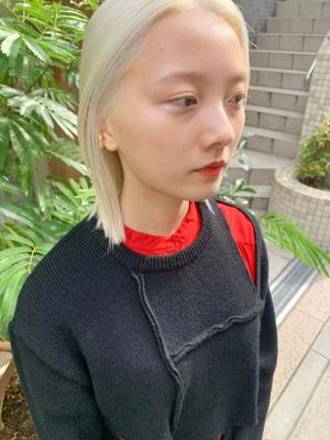 ボブウルフ　ブルージュ　シアーグレージュ　センター分けボブ