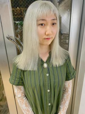 ボブウルフ　ブルージュ　シアーグレージュ　センター分けボブ