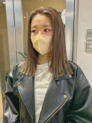 ボブウルフ　ブルージュ　シアーグレージュ　センター分けボブ