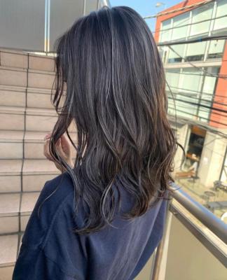 ホワイトグレージュ コンマヘア くすみブルー ダークアッシュ