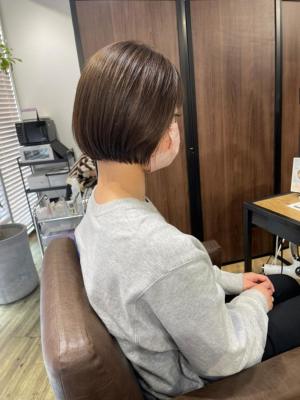 ホワイトグレージュ コンマヘア くすみブルー ダークアッシュ