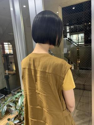 ホワイトグレージュ コンマヘア くすみブルー ダークアッシュ