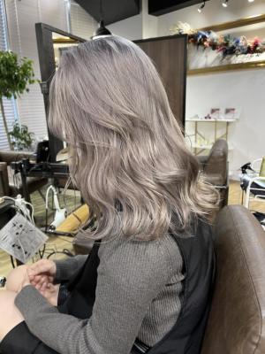 ホワイトグレージュ コンマヘア くすみブルー ダークアッシュ