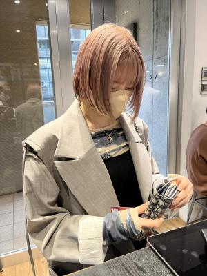 ホワイトグレージュ　ダークアッシュ　ニュアンスカラー